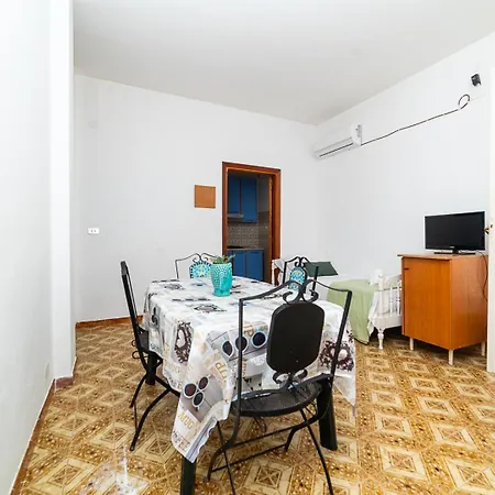 Degli Oleandri Остуни